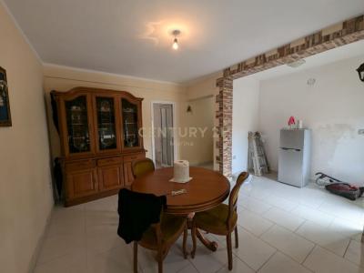 Bashkia, Vlorë, Albania