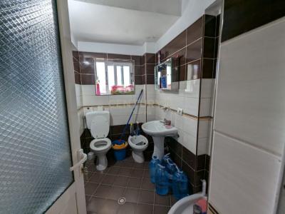 Bashkia, Vlorë, Albania