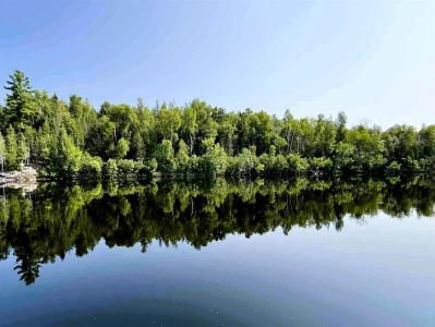 26  Ch. de la Baie-Thompson, Aumond, Quebec J0W 1W0, Canada