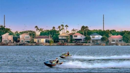 13524 SW 144th Ter, Miami, Flórida 33186, Estados Unidos