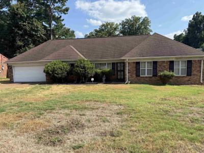 4831 Yale, Memphis, Tennessee 38128, USA