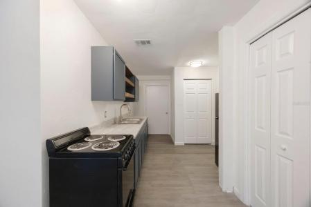 5481 #B 47th Ave N, St Petersburg, 佛罗里达州 33709, 美国