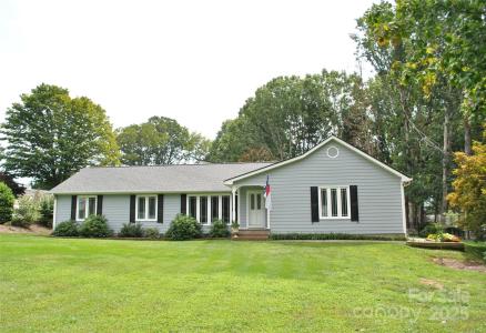 231 Kimberly Ann Drive, Hendersonville, NC 28792, USA