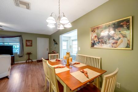 1814 Foxhunt Dr # A, Sun City Center, Floryda 33573, USA