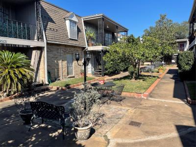2625 Marilee Lane Unit 2, Houston, Texas 77057