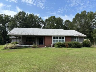 795 Ouachita 12, Chidester, Arkansas 71726, USA