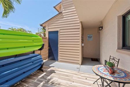 896 Buttonwood DR 109, Fort Myers Beach, Florida 33931, USA