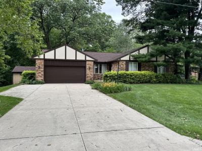 55045 Cobus Lane, Elkhart, Indiana 46514