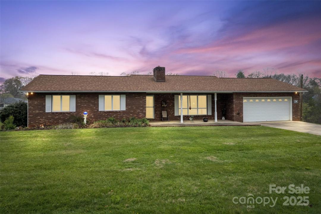 83 Overlook Drive, Leicester, Caroline Du Nord 28748, États-Unis
