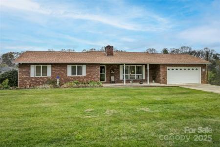 83 Overlook Drive, Leicester, Caroline Du Nord 28748, États-Unis