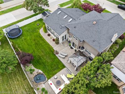 26155 Timber Trail, Dearborn Heights, Michigan 48127, USA