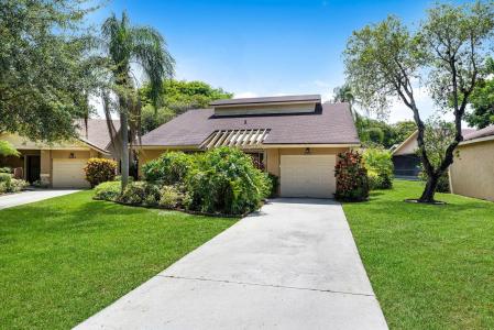 2531 Blue Sage Ave, Coconut Creek, Floryda 33063, USA