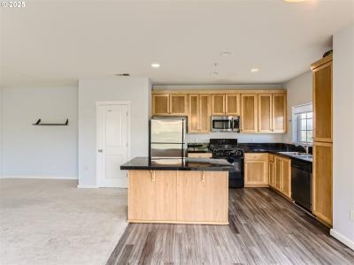 1040 SW 170th AVE , 201, Beaverton, Oregon 97003