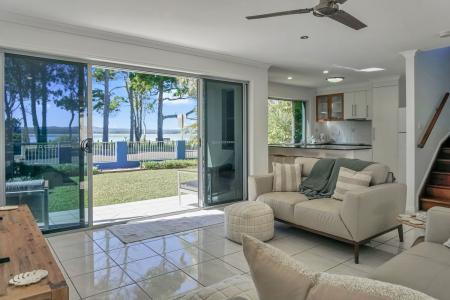 1/26 Esplanade, Tin Can Bay, QLD 4580, Australia