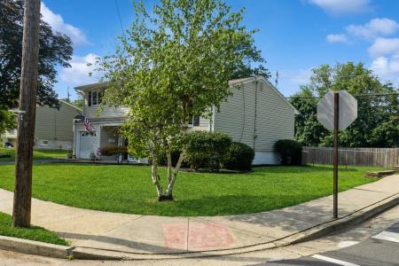 32 Bruce Ct, Milltown, New Jersey 08850