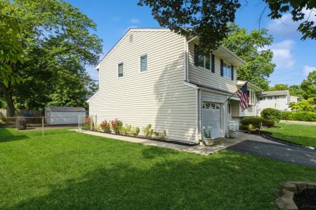 32 Bruce Ct, Milltown, New Jersey 08850
