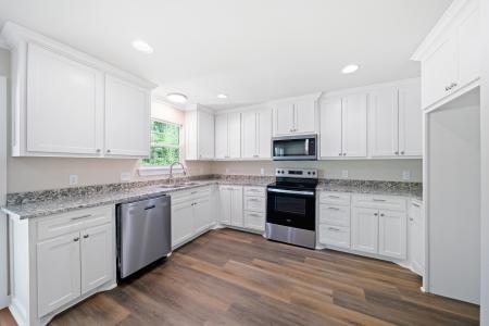 113 Village Place, Wake Village, Texas 75501, USA