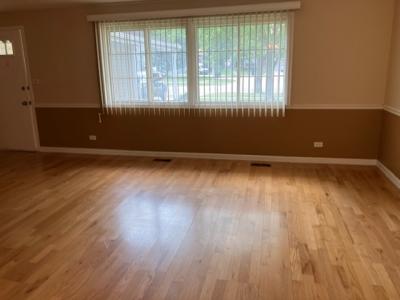324 W Weathersfield Way, Schaumburg, Illinois 60194, USA