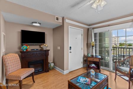 108 S Lake Park Boulevard , Unit 101, Carolina Beach, Caroline Du Nord 28428, États-Unis