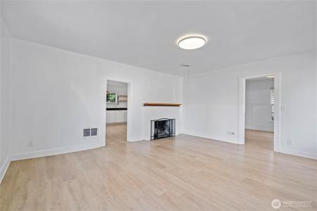 413 W 4th Avenue, Pe Ell, Washington 98572, Estados Unidos