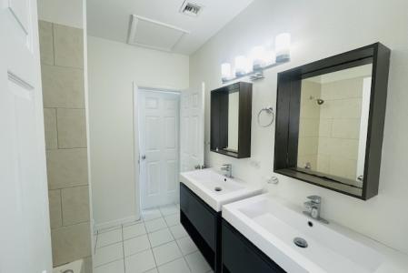 15, SPACIOUS 2 BEDROOM CONDO IN WEST BAY (SANDSCAPE RESIDENCE'S), West Bay, Grand Cayman, Iles Caïmans