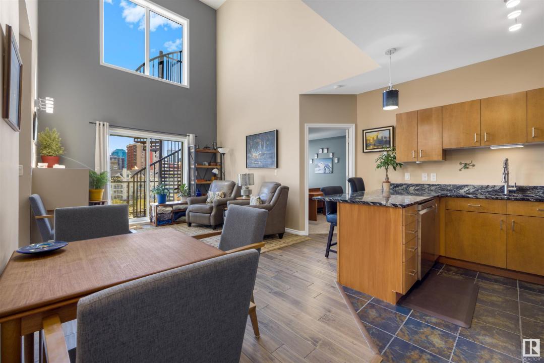 10235 112 STREET NW, Edmonton, Alberta T5K 1M7, Kanada