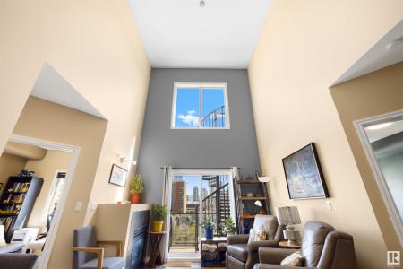 10235 112 STREET NW, Edmonton, Alberta T5K 1M7, Canada