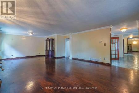 6172 KINGSTON ROAD, Toronto (highland Creek), 安大略省 M1C 1K9, 加拿大