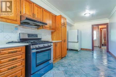 6172 KINGSTON ROAD, Toronto (highland Creek), 安大略省 M1C 1K9, 加拿大