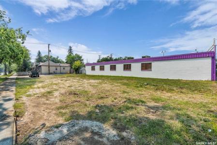 1001 20TH STREET W, Saskatoon, Saskatchewan S7M 0Y6, Canada