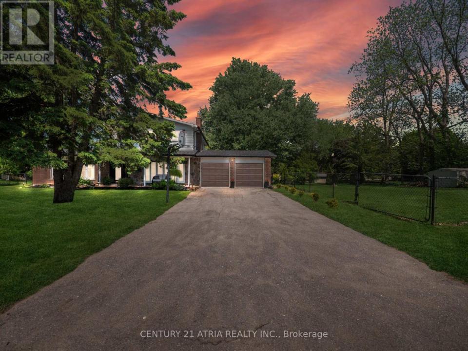 7 MAY AVENUE, East Gwillimbury (sharon), Ontario L0G 1V0, Canada