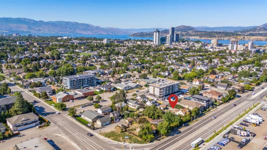 1069 CLEMENT AVENUE, Kelowna, Colúmbia Britânica V1Y 7E3, Canadá