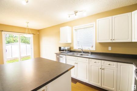 4020 21 STREET NW, Edmonton, Alberta T6T 1T8, Kanada