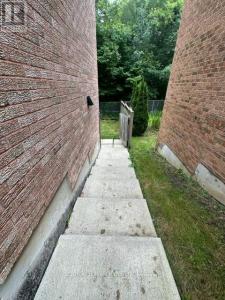 1115 RIDGEWOOD COURT, Pickering (liverpool), Ontario L1V 6M1, Canada