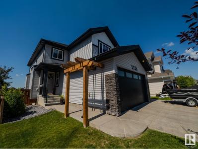 5536 POIRIER WAY, Beaumont, Alberta T4X 2B3, Canada