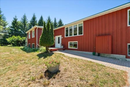 1207 SHANNON ROAD, Prince Edward County, Ontario K0K 2T0, Canada