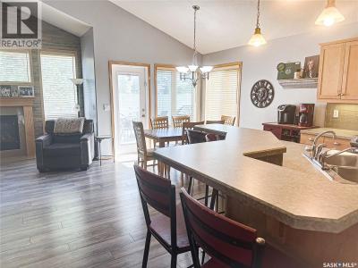 8002 KNOX PLACE, Regina, Saskatchewan S4Y 1G5, Canada