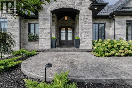 18 BANNISTER STREET, Oakland, Ontario N0E 1L0, Canadá