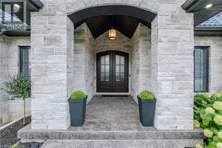 18 BANNISTER STREET, Oakland, Ontario N0E 1L0, Canadá