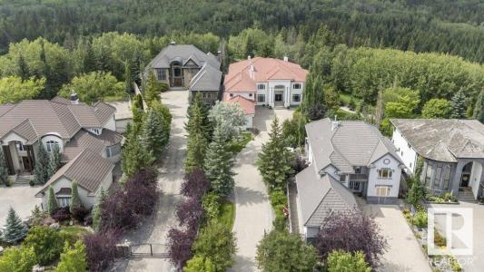 1128 119 STREET NW, Edmonton, Alberta T6J 7H7, Kanada