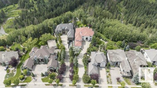 1128 119 STREET NW, Edmonton, Alberta T6J 7H7, Canada