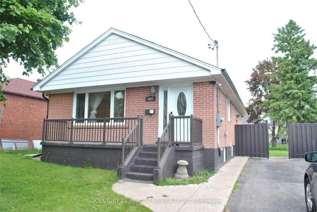 985 VICTORIA PARK AVENUE, Toronto, Ontario M4B 2J4, Canada