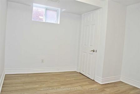 985 VICTORIA PARK AVENUE, Toronto, Ontario M4B 2J4, Canada