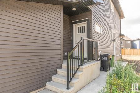 1218 PLUM BEND BEND SW, Edmonton, Alberta T6X 3A6, Canada
