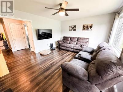 22 WILLIAM ST, Cochenour, オンタリオ P0V 1L0, カナダ