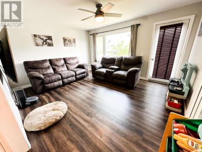 22 WILLIAM ST, Cochenour, オンタリオ P0V 1L0, カナダ