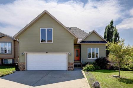 201 11A AVENUE NE, Sundre, Alberta T0M 1X0, Canada