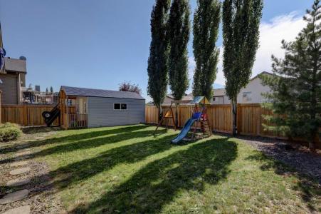 201 11A AVENUE NE, Sundre, Alberta T0M 1X0, Canada
