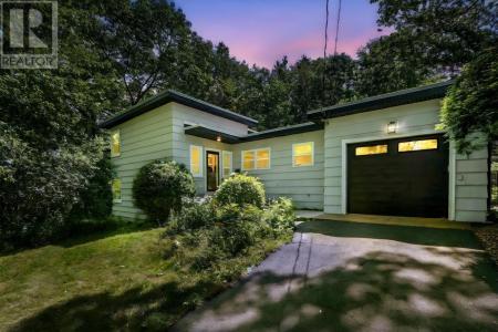 1 WAGNER AVENUE, Halifax, Yeni İskoçya B3M 2H9, Kanada