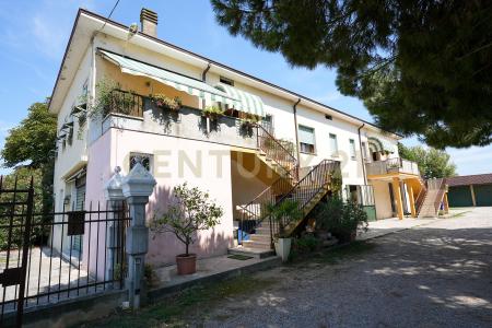 Via Isolella, Cerea, Veneto 37053, Italy